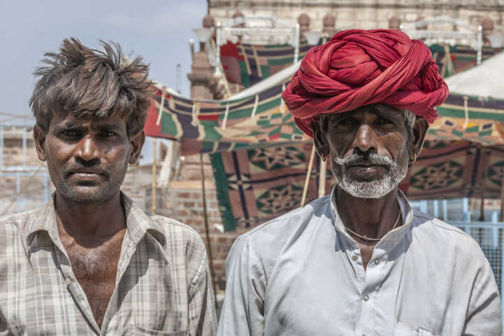 61 - India - Osian - hombres